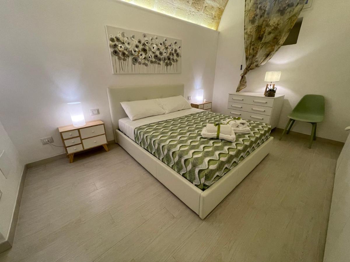 La Perla Del Borgo Apartment Taranto Luaran gambar