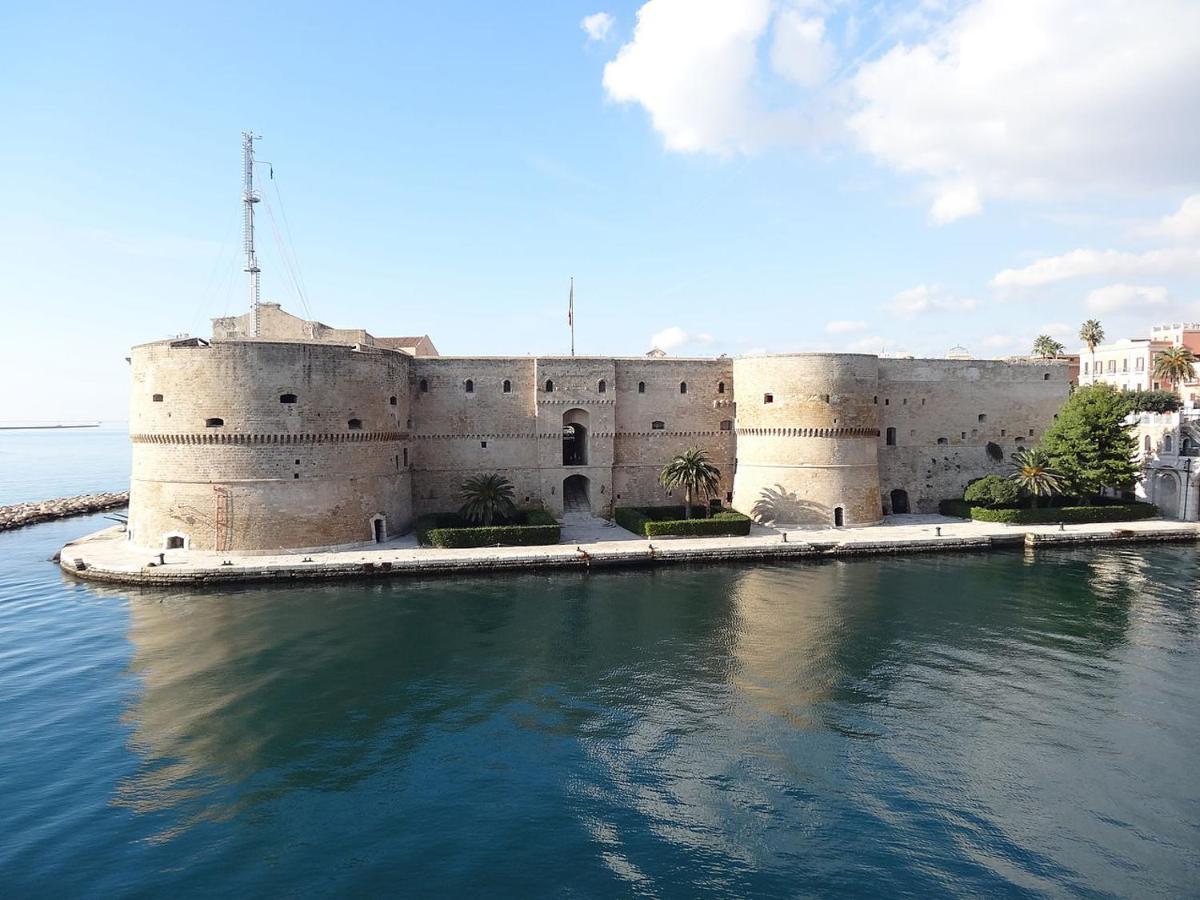 La Perla Del Borgo Apartment Taranto Luaran gambar