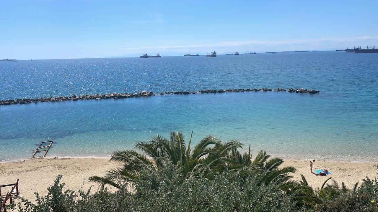 La Perla Del Borgo Apartment Taranto Luaran gambar